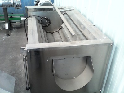 BT-T1200促銷 旭鑫牌毛輥清洗機(jī)，高效潔凈的果蔬清洗解決方案